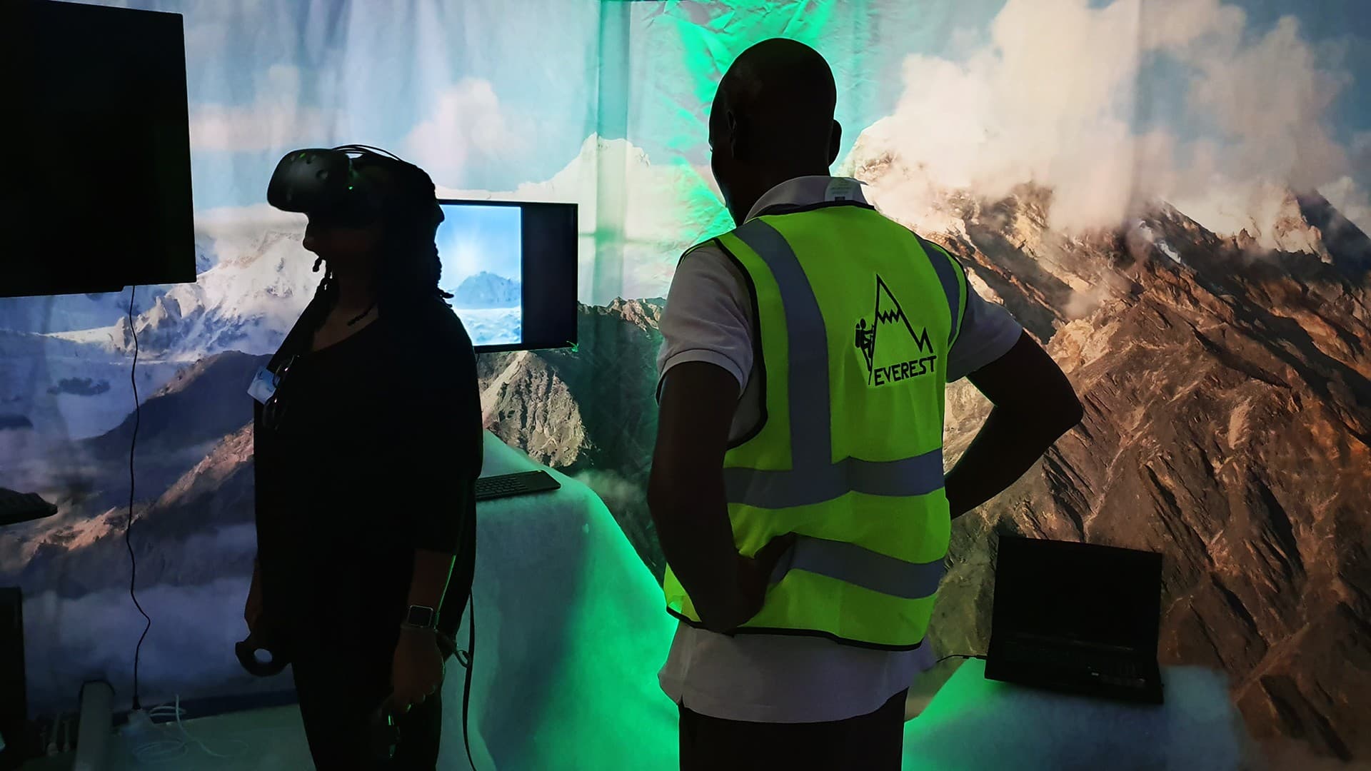 Close-up of media attendee experiencing sub-millimeter 6DOF room-scale tracking