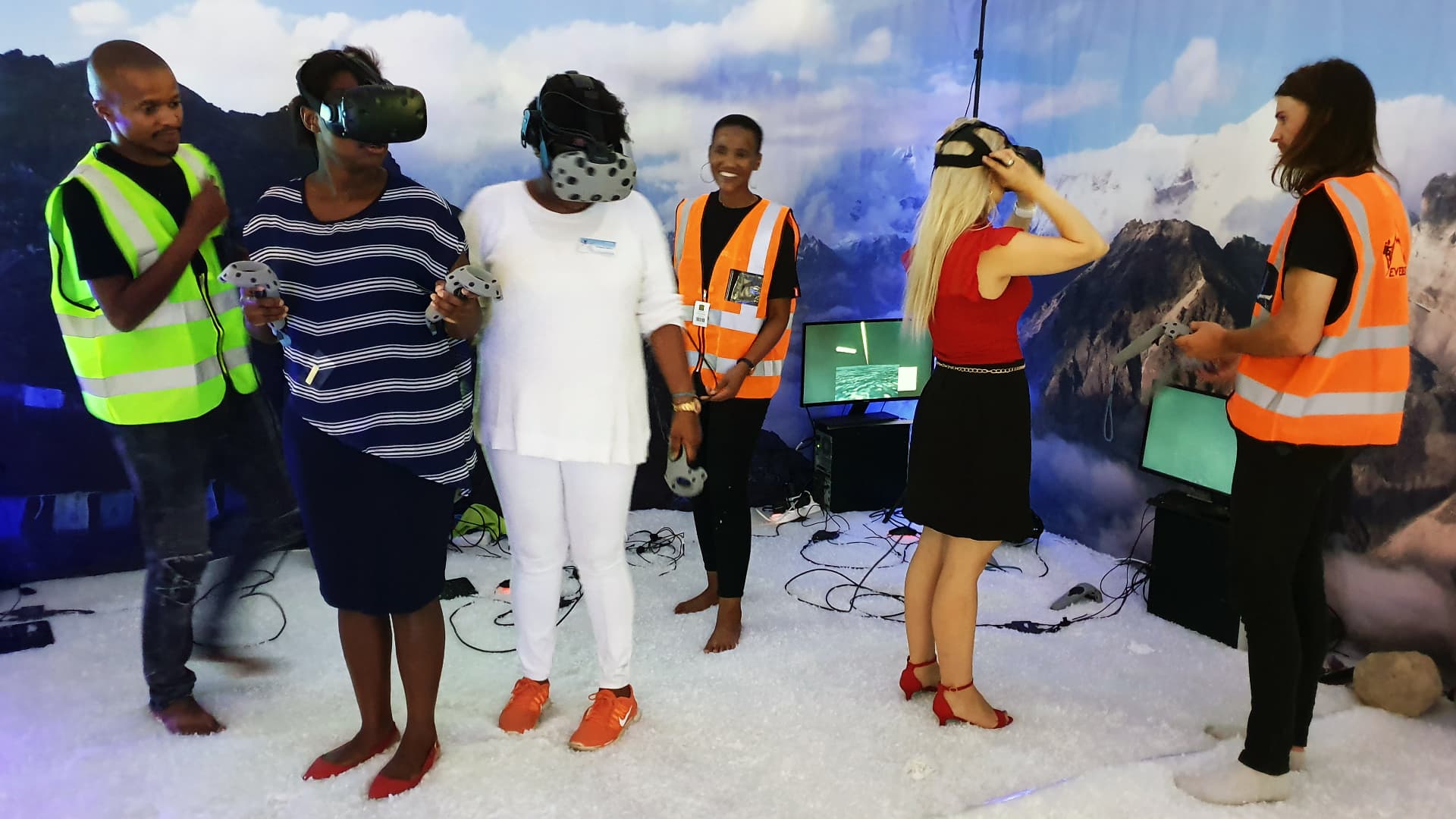 Media guests trying VR during the Momentum Mount Everest experience