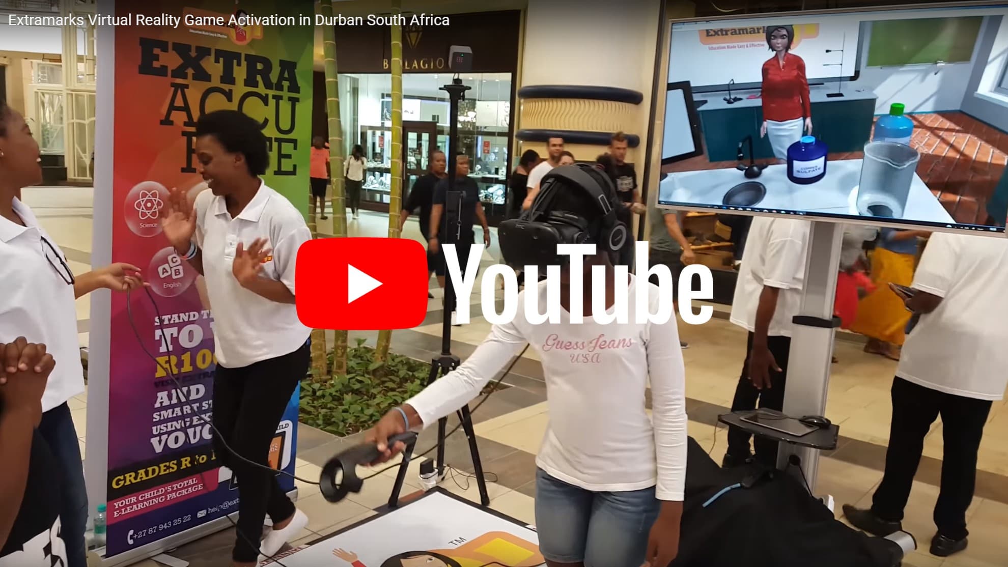 A participant using VR at an Extramarks education activation