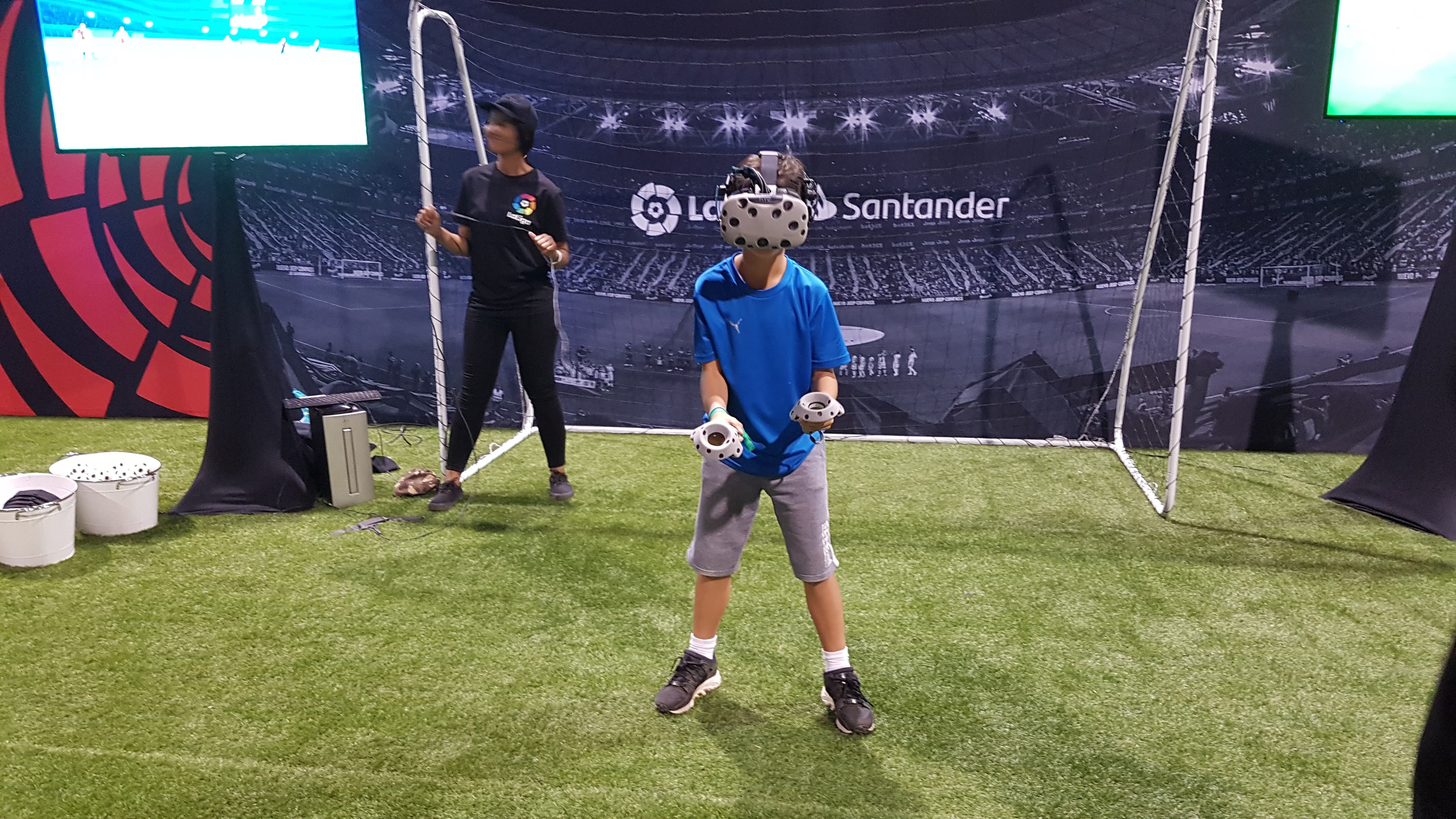 Playing soccer in virtual reality