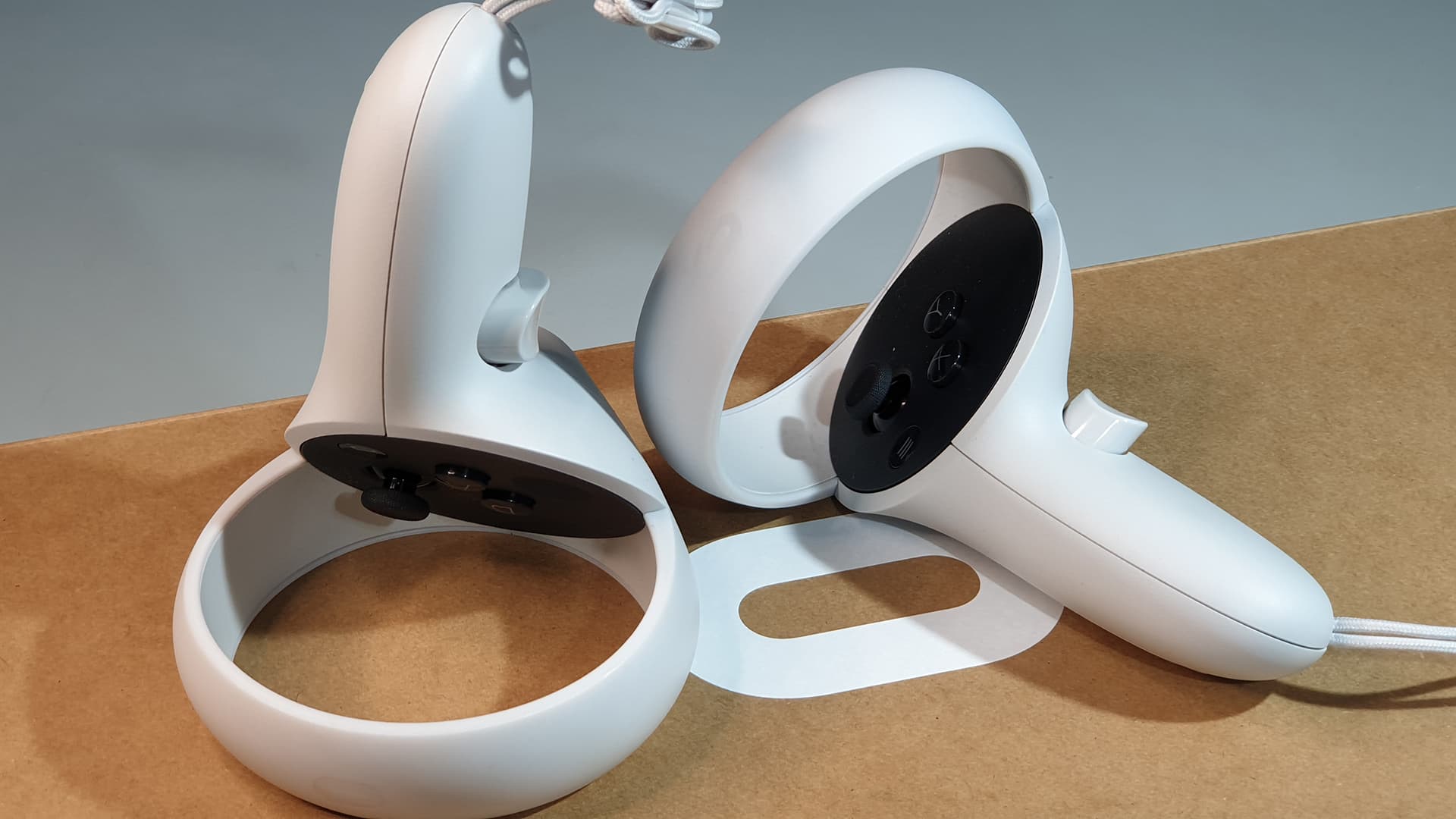 Quest 2 headset and accessories