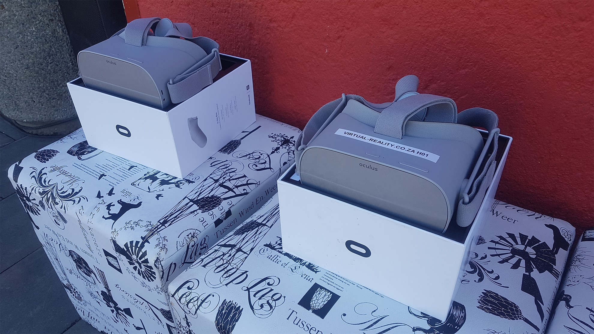 oculus-go-virtual-reality-headsets